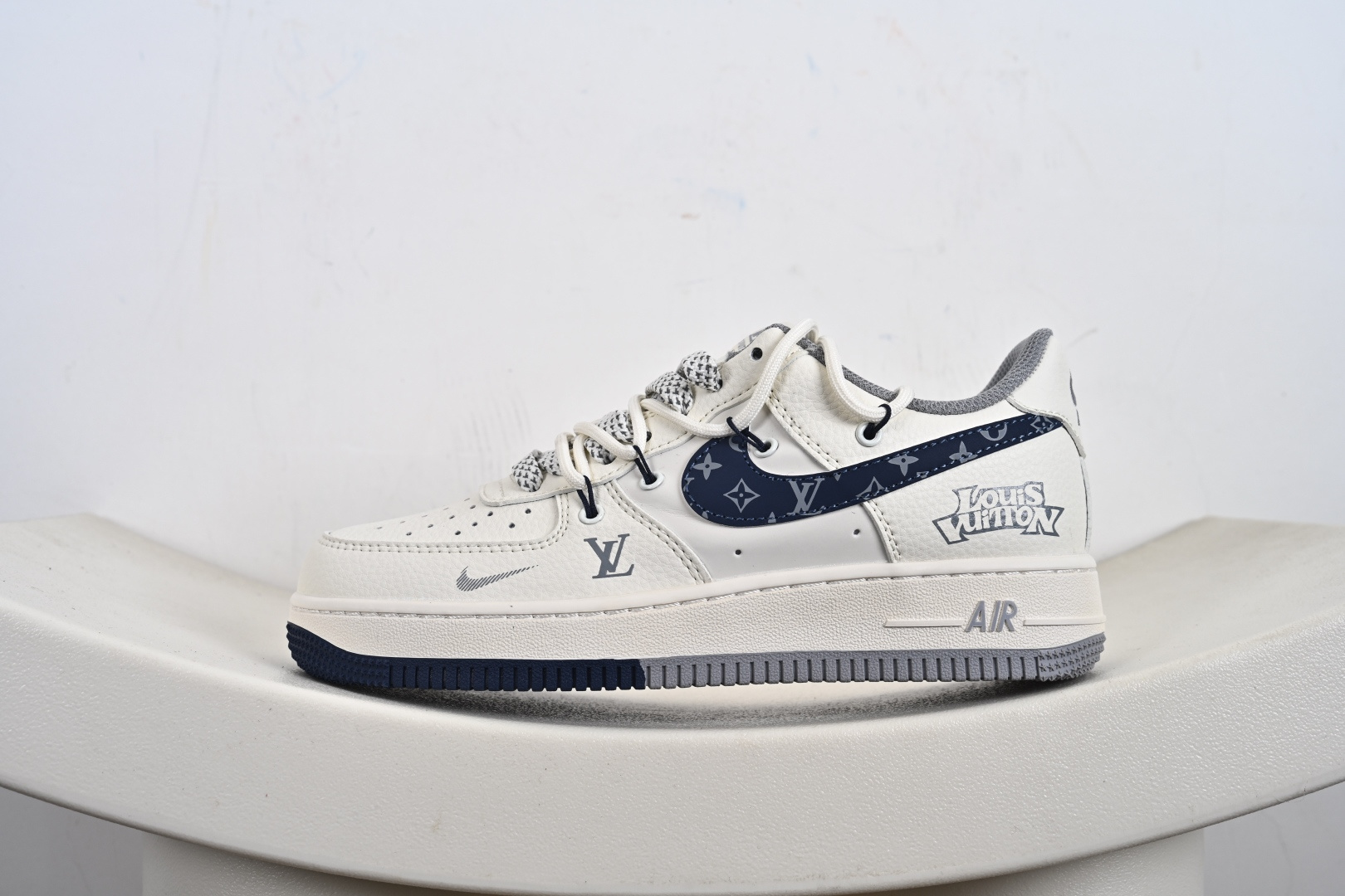 Nike Air Force 1 Low LV联名 DM6868-064