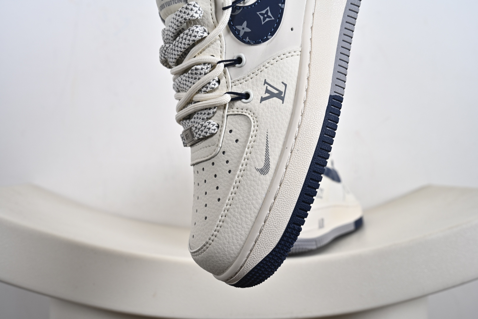 Nike Air Force 1 Low LV联名 DM6868-064