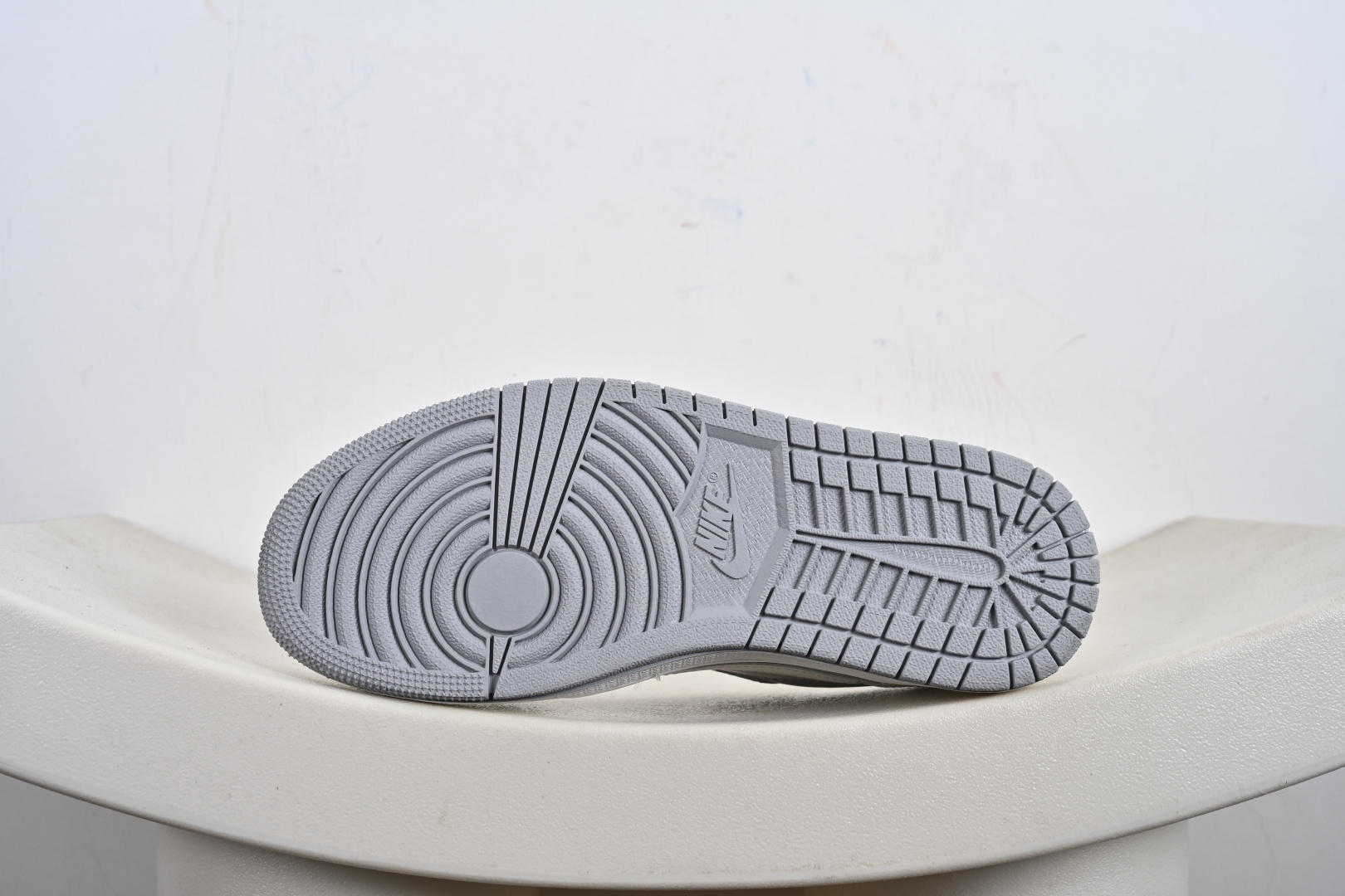 Travis Scott x Fragment Design x Air Jordan 1 Low OG SP AJ1 乔1 低帮文化休闲板鞋 DZ5899-009