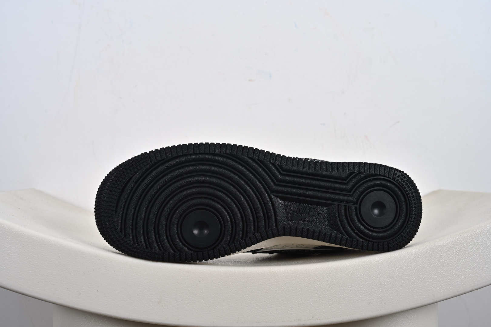 Nike Air Force 1 '07 Low “LV联名——牛仔猪八米黑”空军一号 低帮 运动鞋 休闲鞋 MZ9588-805