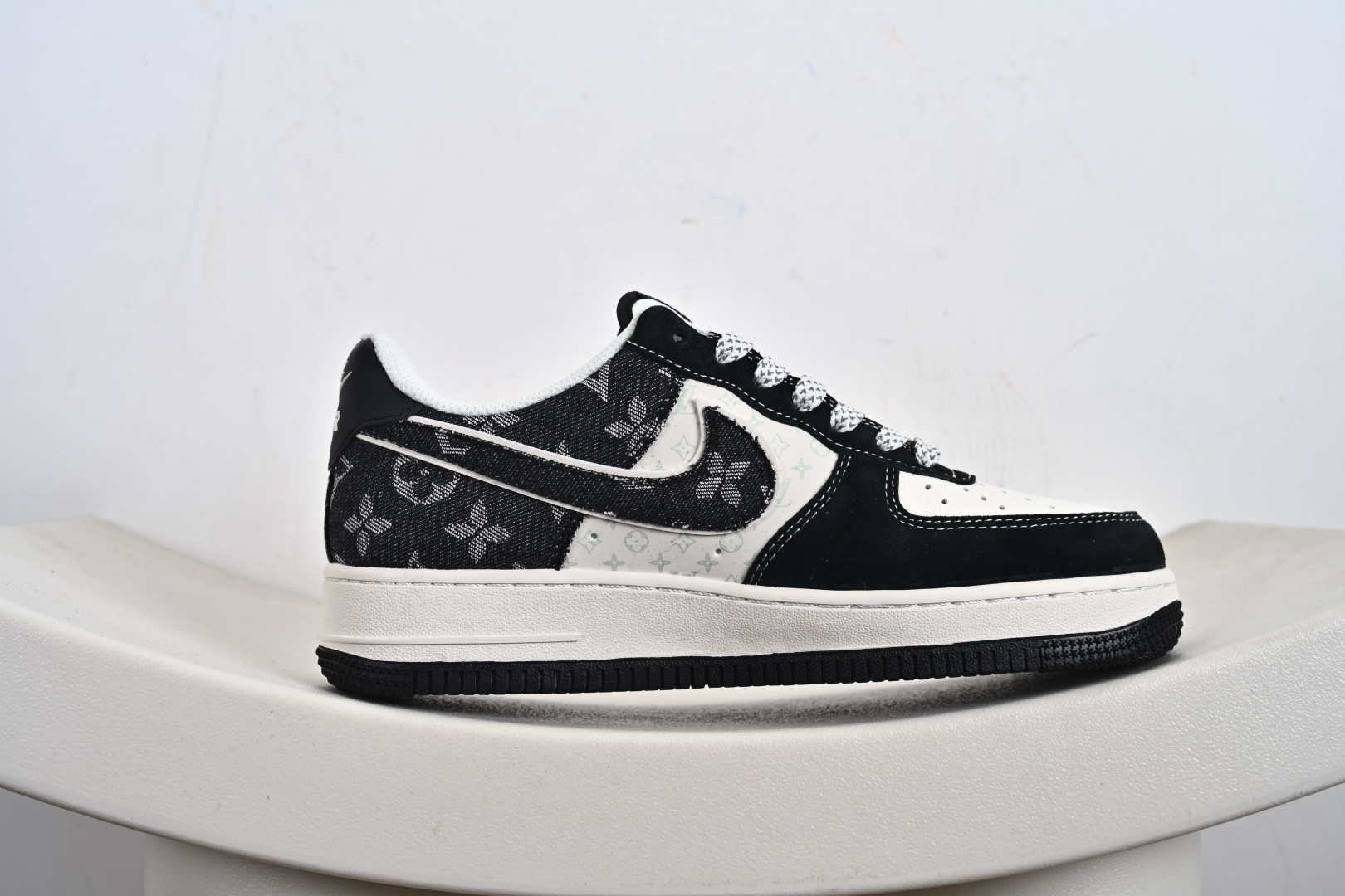 Nike Air Force 1 '07 Low “LV联名——牛仔猪八米黑”空军一号 低帮 运动鞋 休闲鞋 MZ9588-805