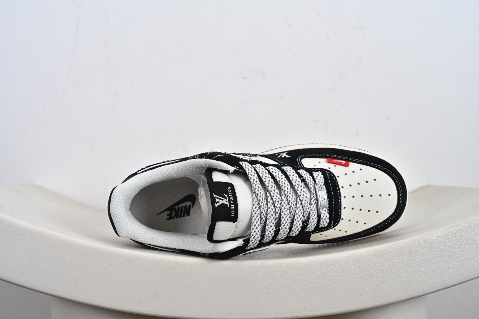 Nike Air Force 1 '07 Low “LV联名——牛仔猪八米黑”空军一号 低帮 运动鞋 休闲鞋 MZ9588-805