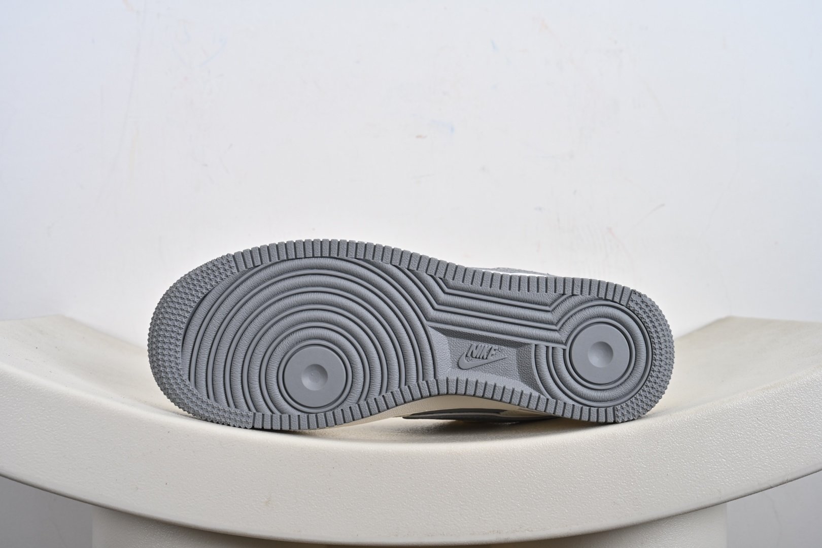 Nike Air Force1 07 low 纪梵希联名 定制空军 JP8028-001