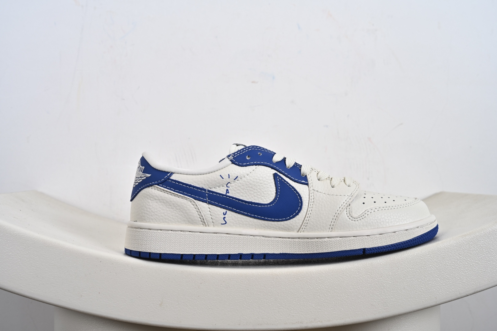 Travis Scott x Fragment Design x Air Jordan 1 Low OG SP AJ1 乔1 LV联名 白蓝花饰 低帮文化休闲板鞋 LD2028-042