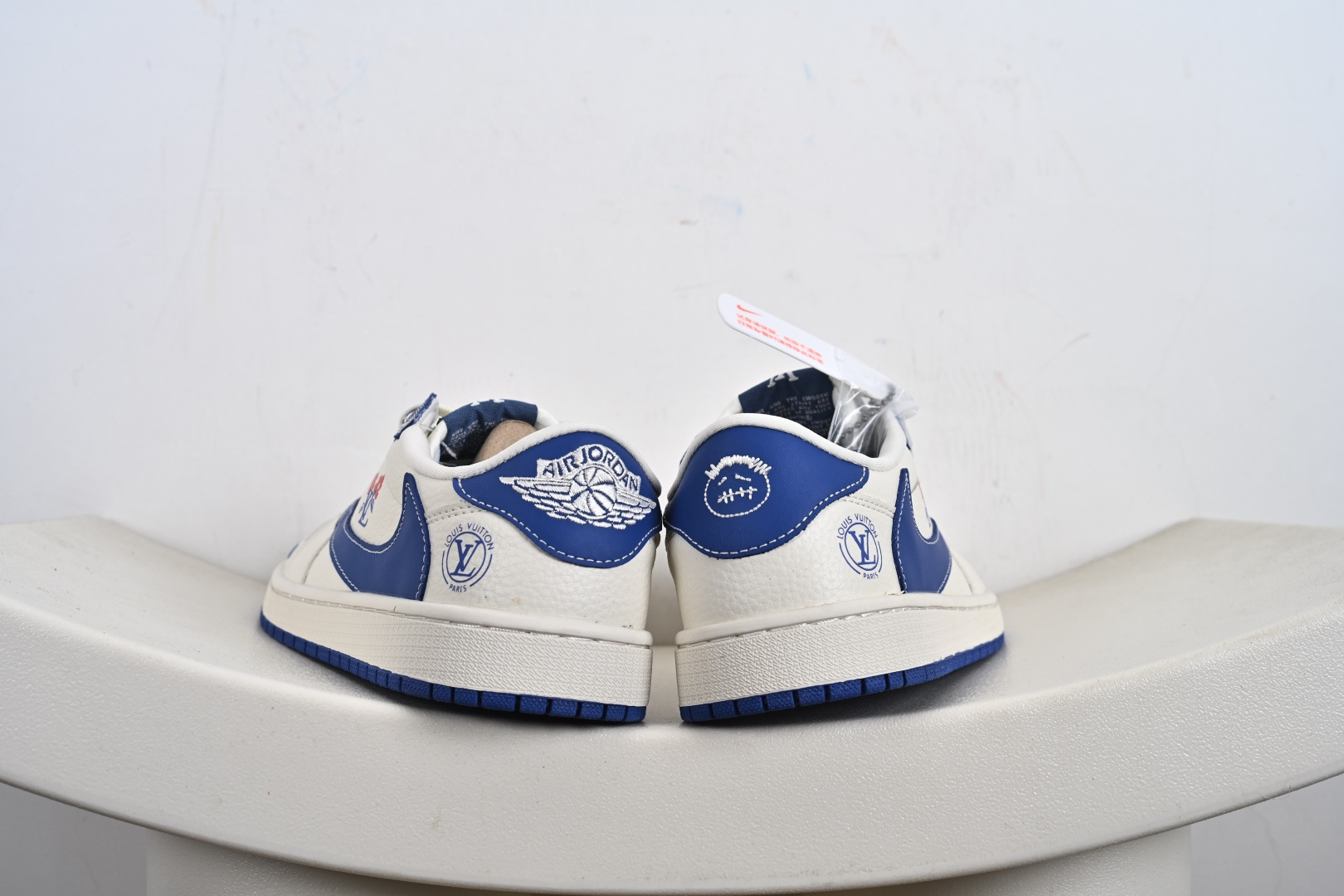 Travis Scott x Fragment Design x Air Jordan 1 Low OG SP AJ1 乔1 LV联名 白蓝花饰 低帮文化休闲板鞋 LD2028-042
