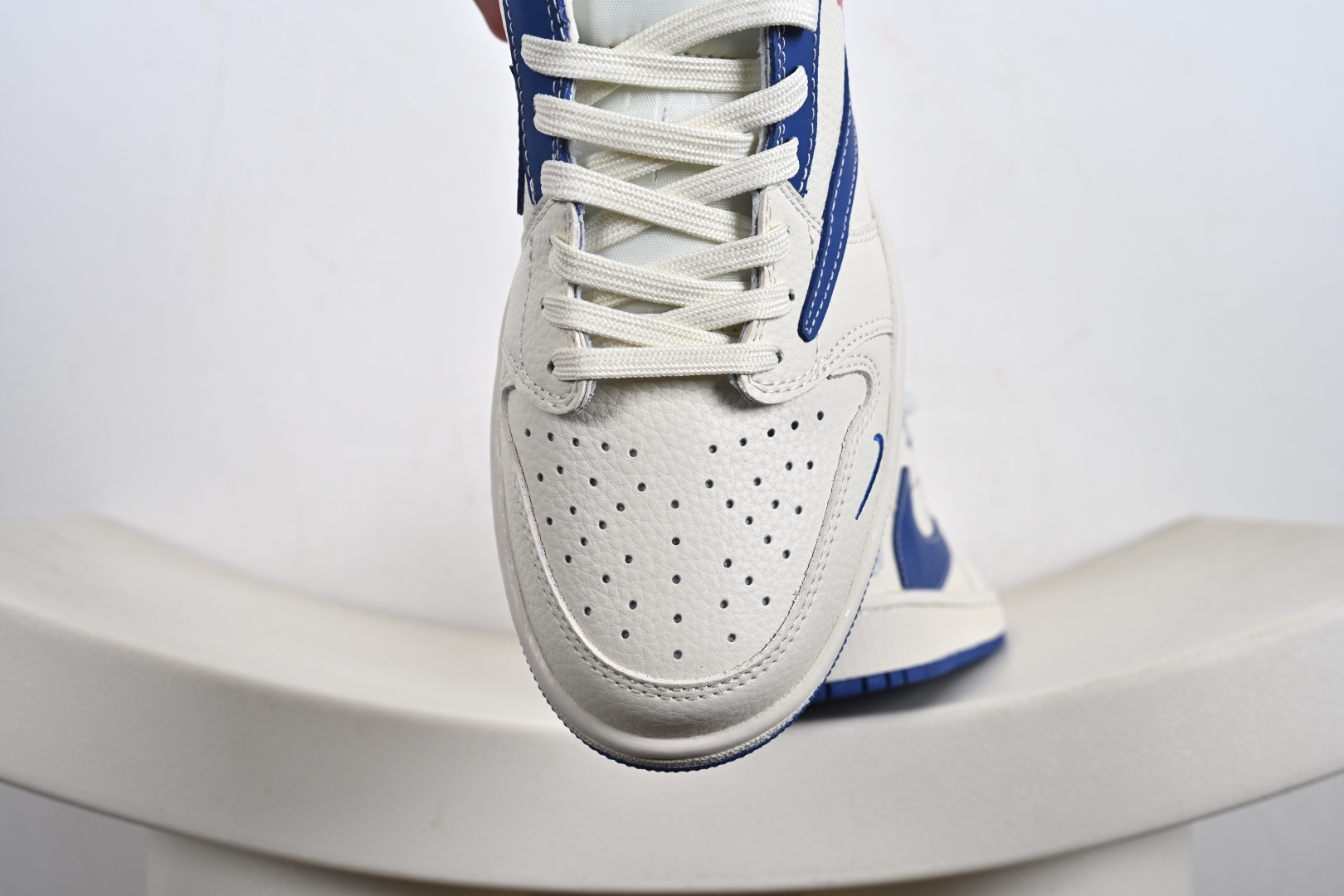 Travis Scott x Fragment Design x Air Jordan 1 Low OG SP AJ1 乔1 LV联名 白蓝花饰 低帮文化休闲板鞋 LD2028-042