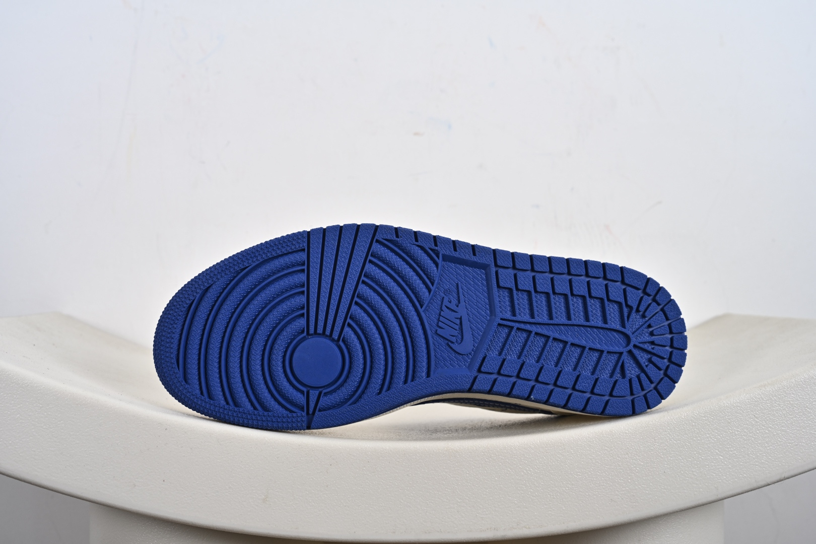 Travis Scott x Fragment Design x Air Jordan 1 Low OG SP AJ1 乔1 LV联名 白蓝花饰 低帮文化休闲板鞋 LD2028-042