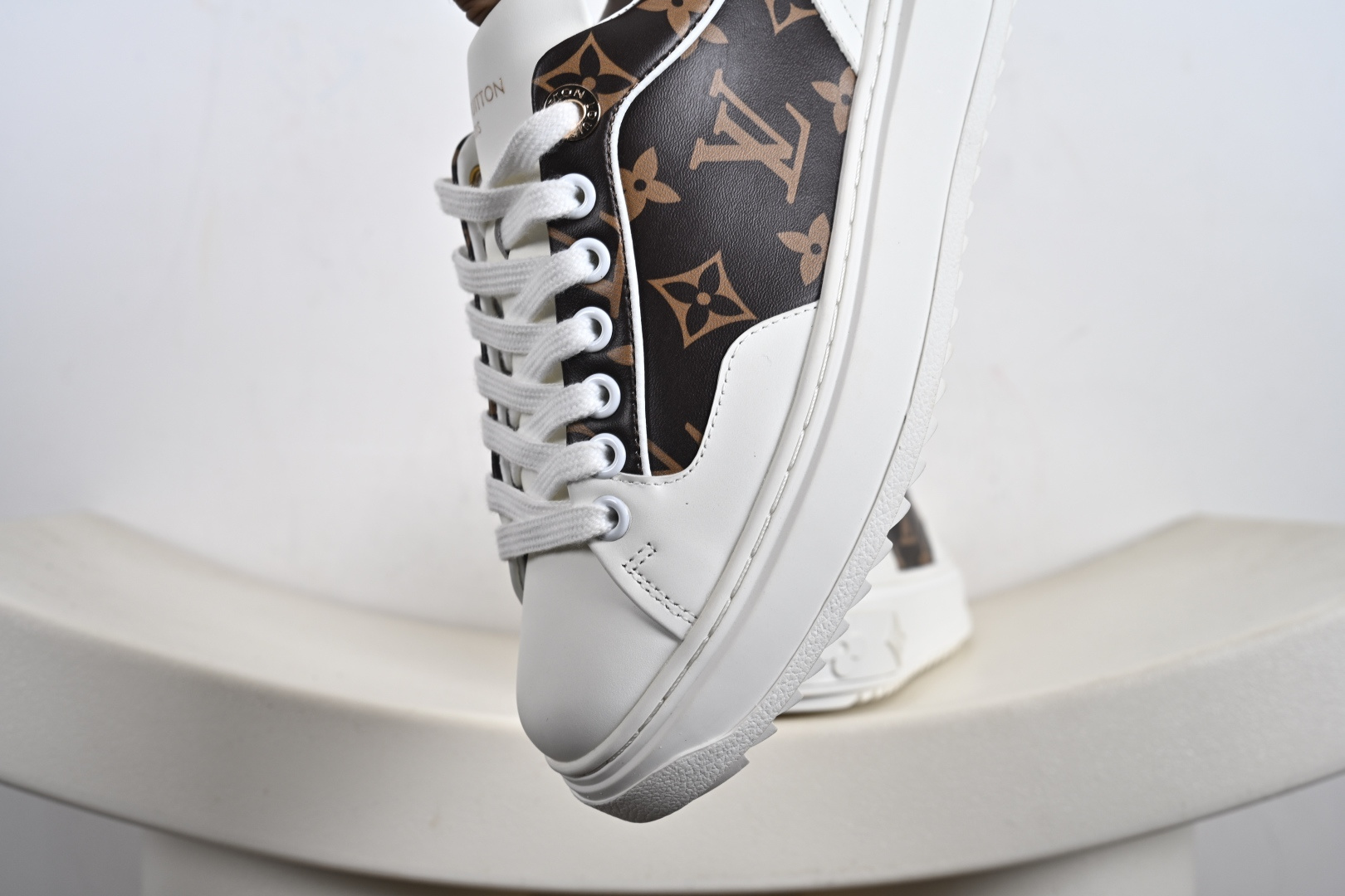 Louis Vuitton路易威登 休闲板鞋 小白鞋 超多网红时尚博主种草