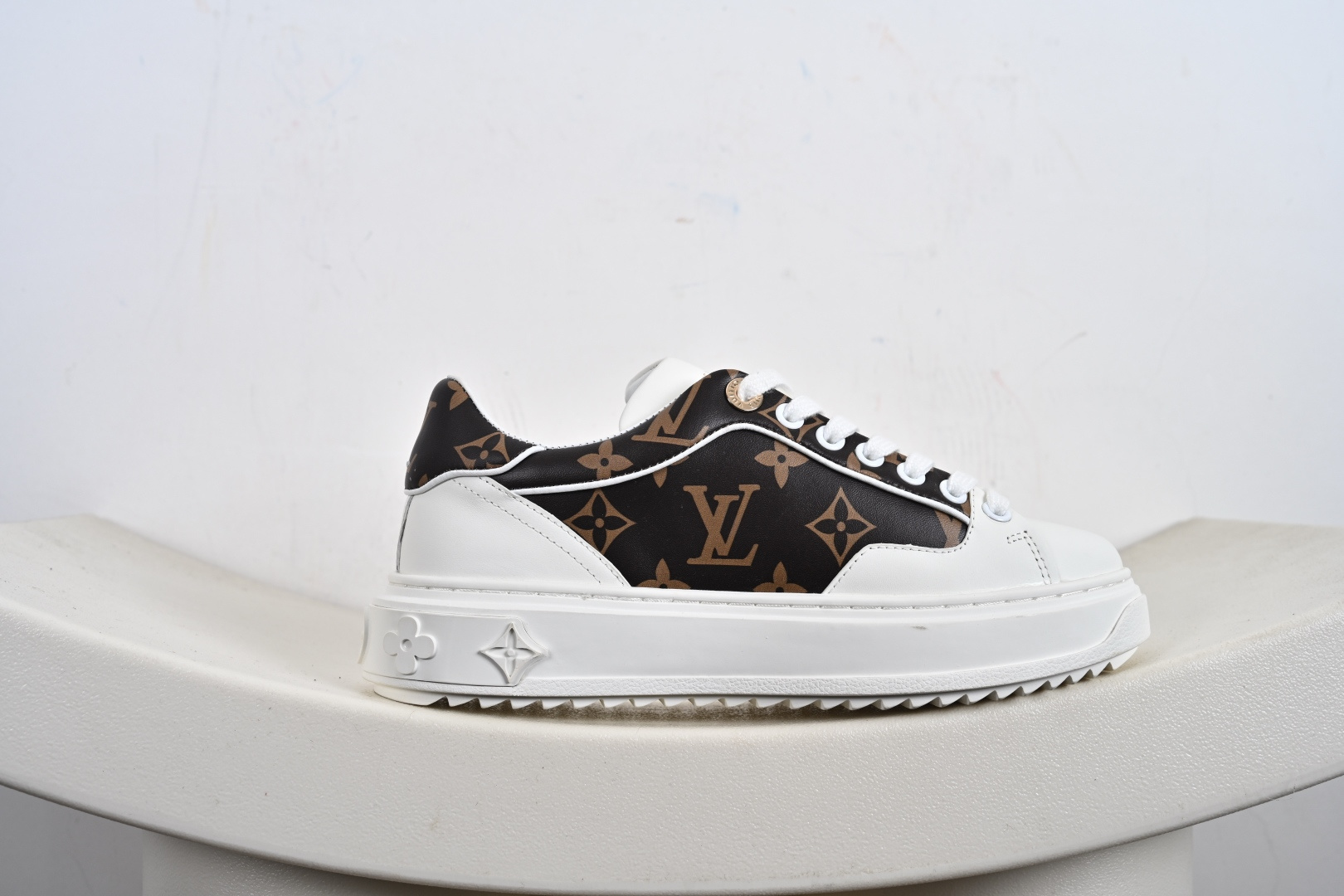 Louis Vuitton路易威登 休闲板鞋 小白鞋 超多网红时尚博主种草