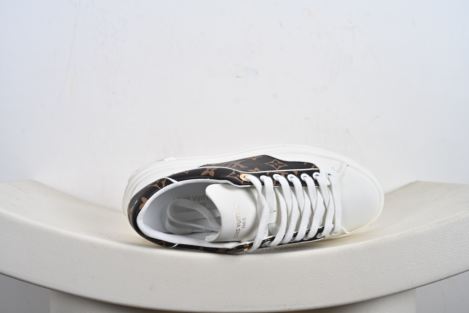 Louis Vuitton路易威登 休闲板鞋 小白鞋 超多网红时尚博主种草