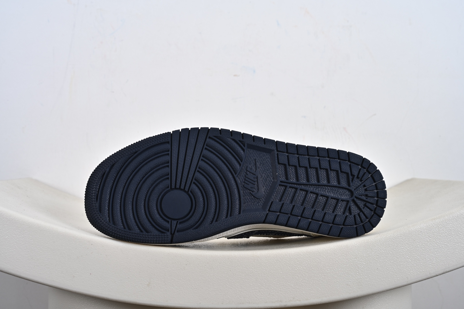 Nike Air Jordan 1 Low 定制配色 古驰联名 定制AJ联名-高端定制 低帮复古文化板鞋 JW1188-147