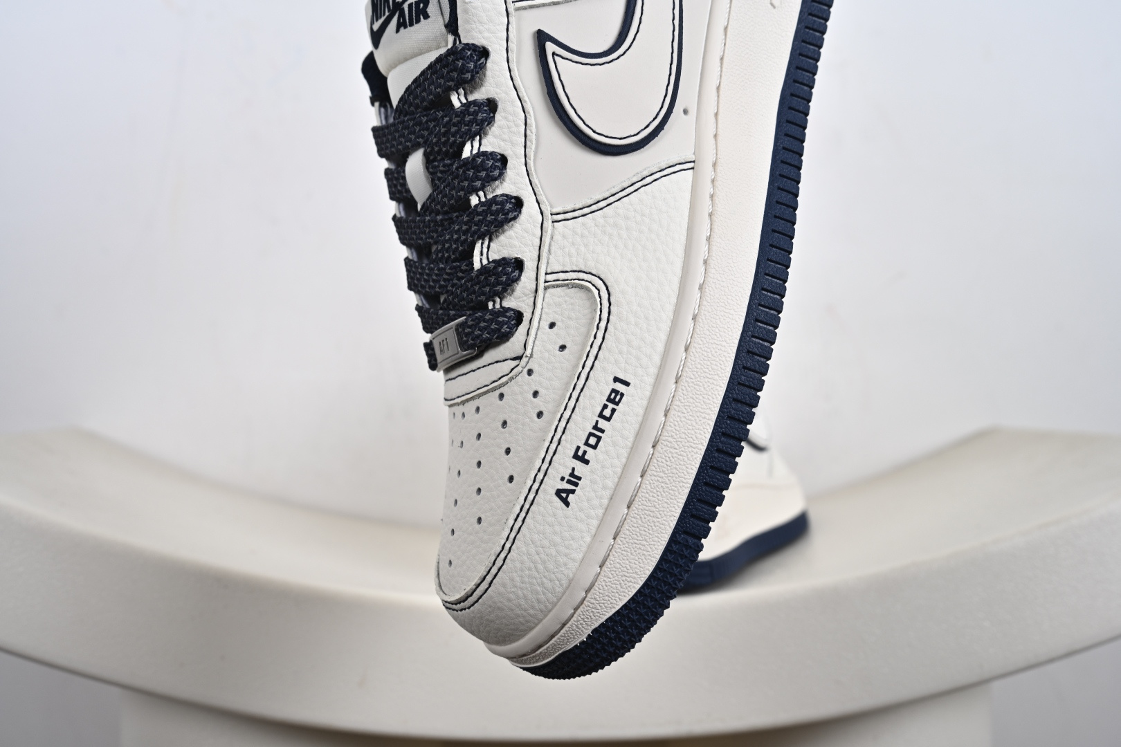 NIke Air Force 1 '07 Low 空军一号低帮 运动鞋 休闲鞋 JP8028-013