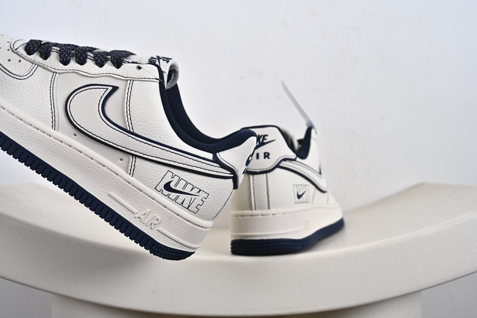 NIke Air Force 1 '07 Low 空军一号低帮 运动鞋 休闲鞋 JP8028-013