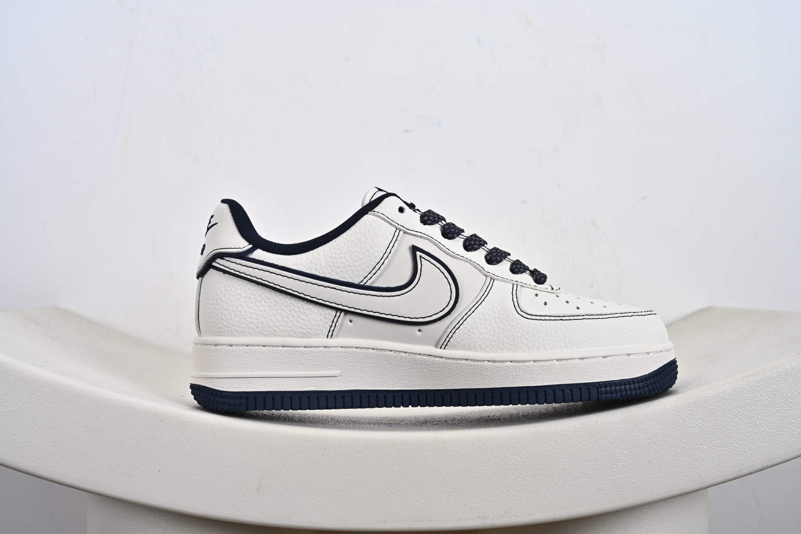 NIke Air Force 1 '07 Low 空军一号低帮 运动鞋 休闲鞋 JP8028-013