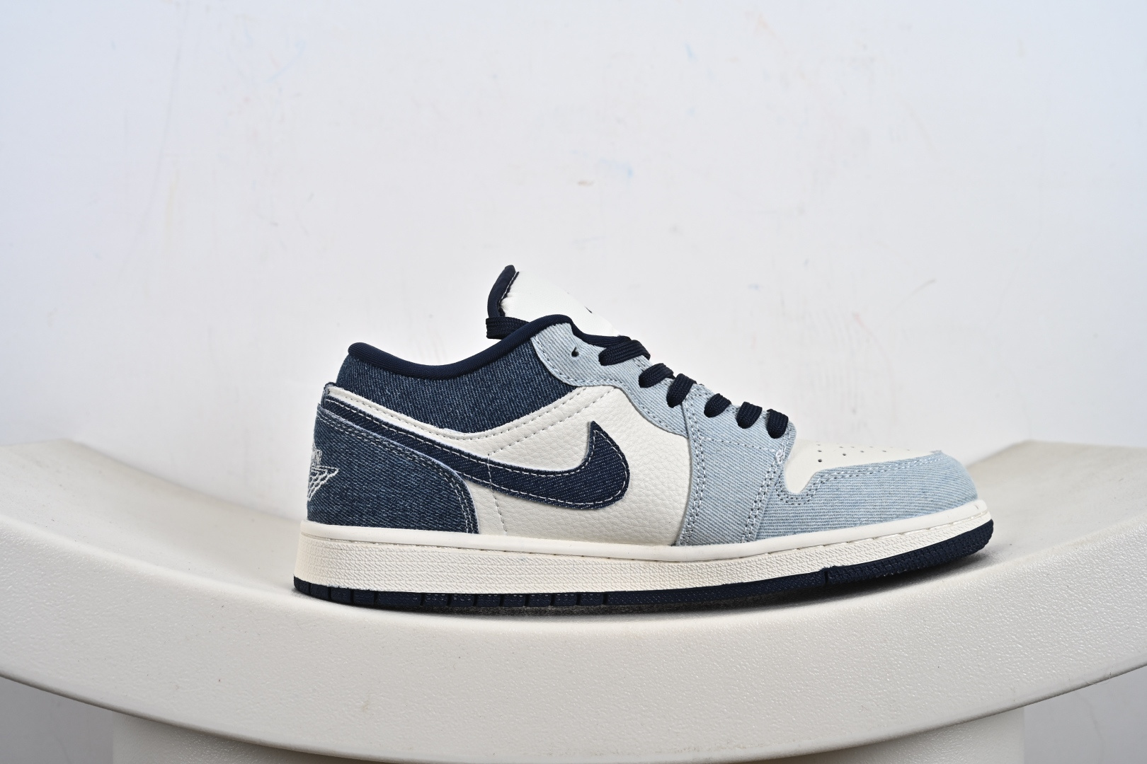 定制版Air Jordan 1 Low AJ1 乔1 联名 复古牛仔 高端定制 低帮复古篮球鞋 QG2025-002