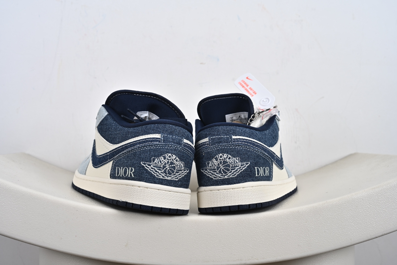 定制版Air Jordan 1 Low AJ1 乔1 联名 复古牛仔 高端定制 低帮复古篮球鞋 QG2025-002