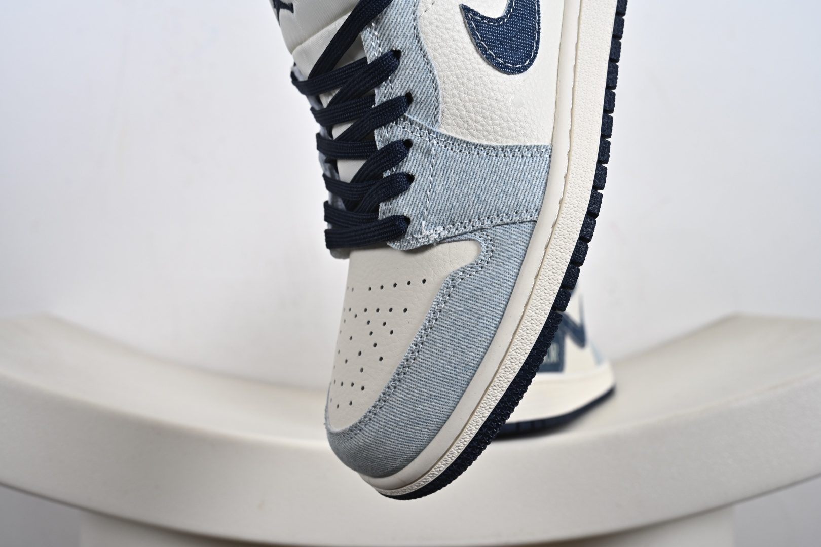 定制版Air Jordan 1 Low AJ1 乔1 联名 复古牛仔 高端定制 低帮复古篮球鞋 QG2025-002