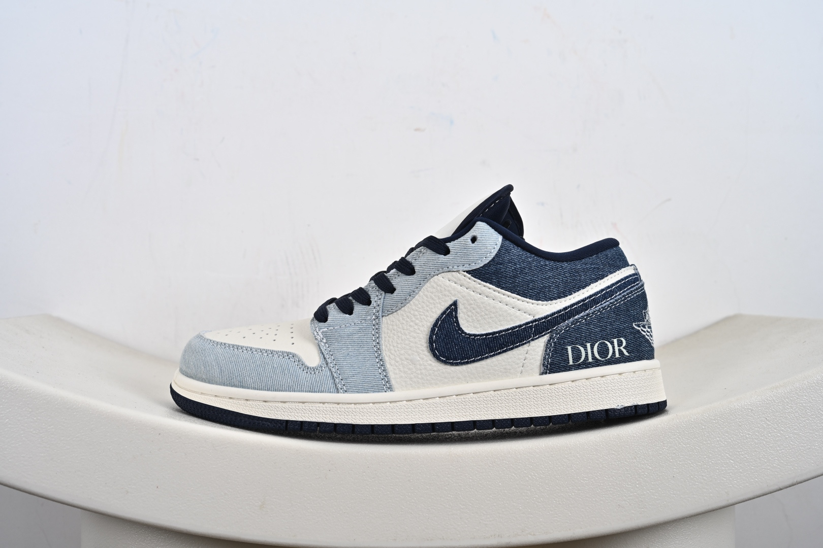 定制版Air Jordan 1 Low AJ1 乔1 联名 复古牛仔 高端定制 低帮复古篮球鞋 QG2025-002