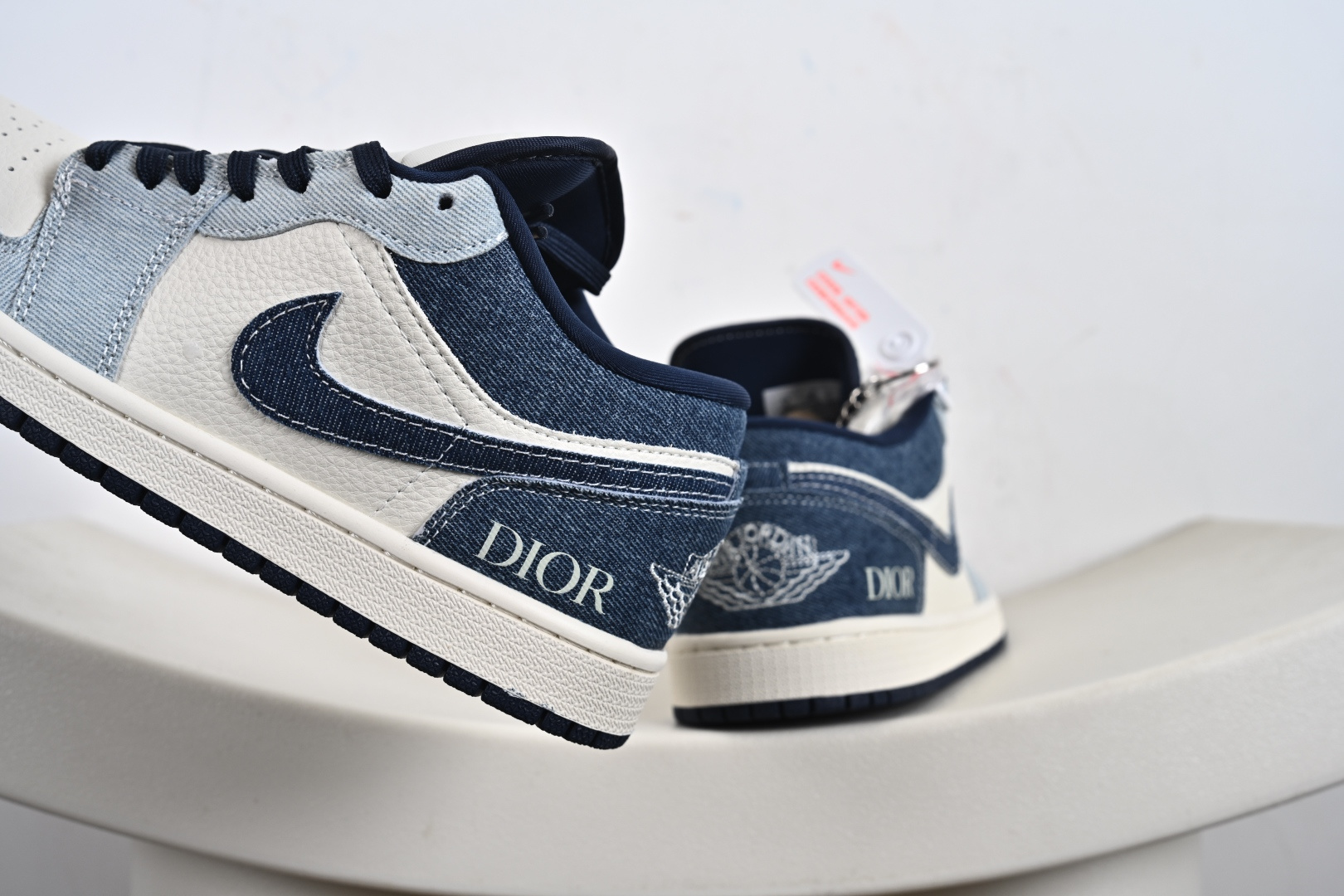 定制版Air Jordan 1 Low AJ1 乔1 联名 复古牛仔 高端定制 低帮复古篮球鞋 QG2025-002