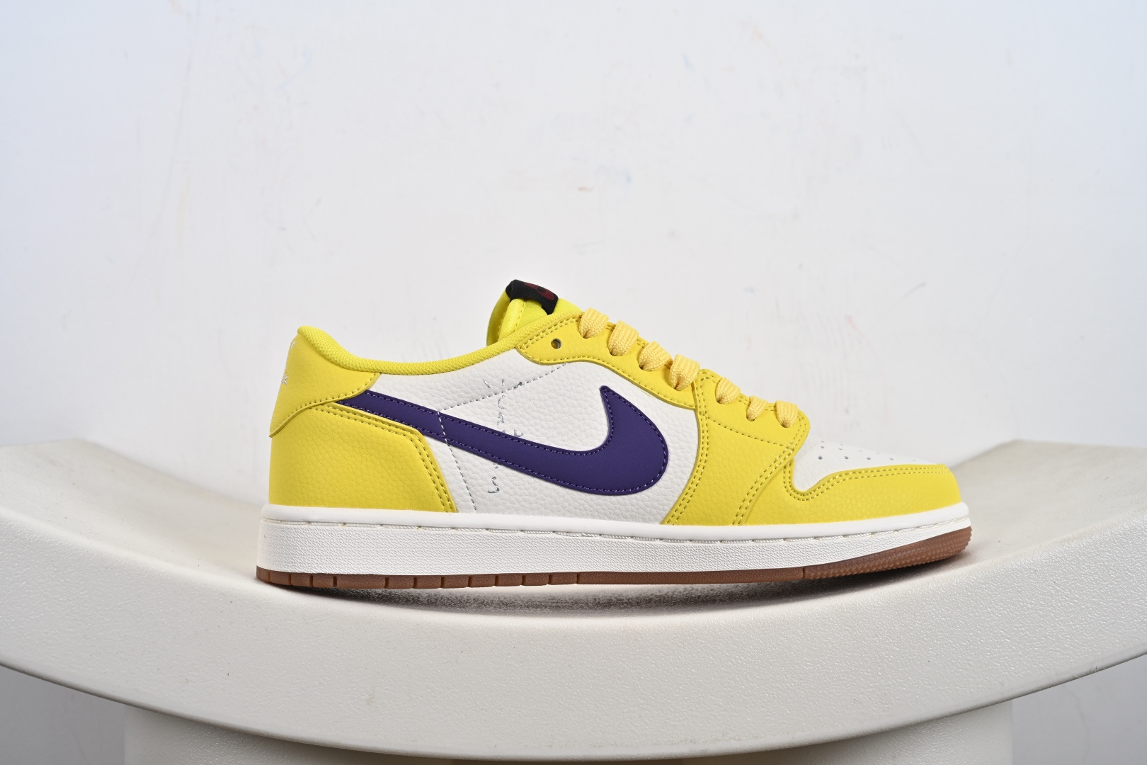 Travis Scott x Fragment Design x Air Jordan 1 Low OG SP AJ1 乔1 联名款 低帮文化休闲板鞋 DN6901-096