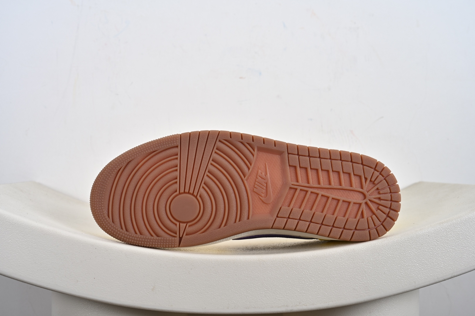 Travis Scott x Fragment Design x Air Jordan 1 Low OG SP AJ1 乔1 联名款 低帮文化休闲板鞋 DN6901-096