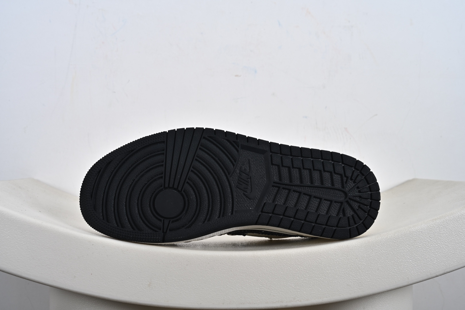 定制版Travis Scott x Fragment Design x Air Jordan 1 Low OG SP AJ1 乔1 LV 低帮文化休闲板鞋 JW1188-143