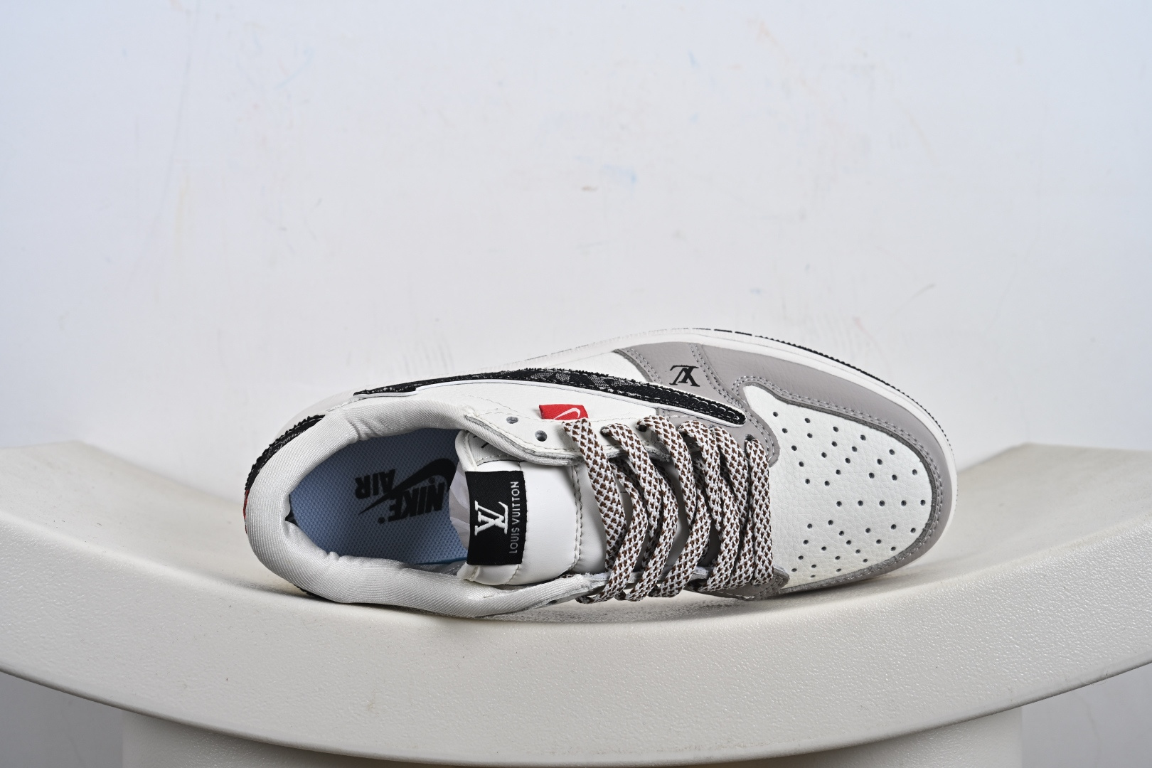 定制版Travis Scott x Fragment Design x Air Jordan 1 Low OG SP AJ1 乔1 LV 低帮文化休闲板鞋 JW1188-143