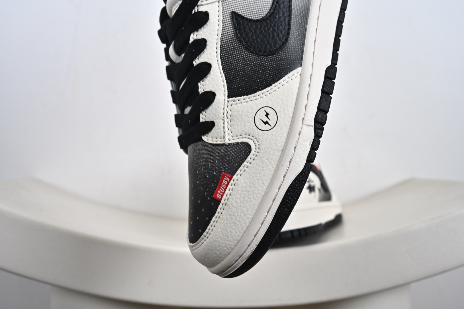 Nike SB Dunk Low 斯图西联名 闪电渐变米黑 周年高端定制 低帮休闲板鞋 QW5836-020