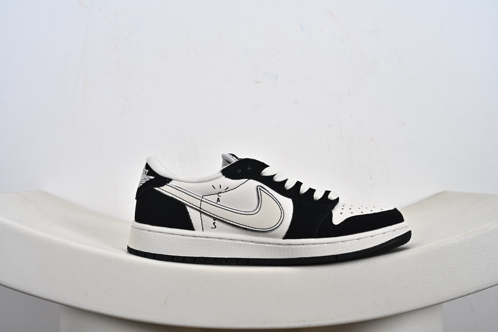 Nike Air Jordan 1 HI ZOOM AIR AJ1倒勾 乔一倒钩拉布布 ‘DIY’定制 耐克 低帮文化篮球鞋 LD2028-056