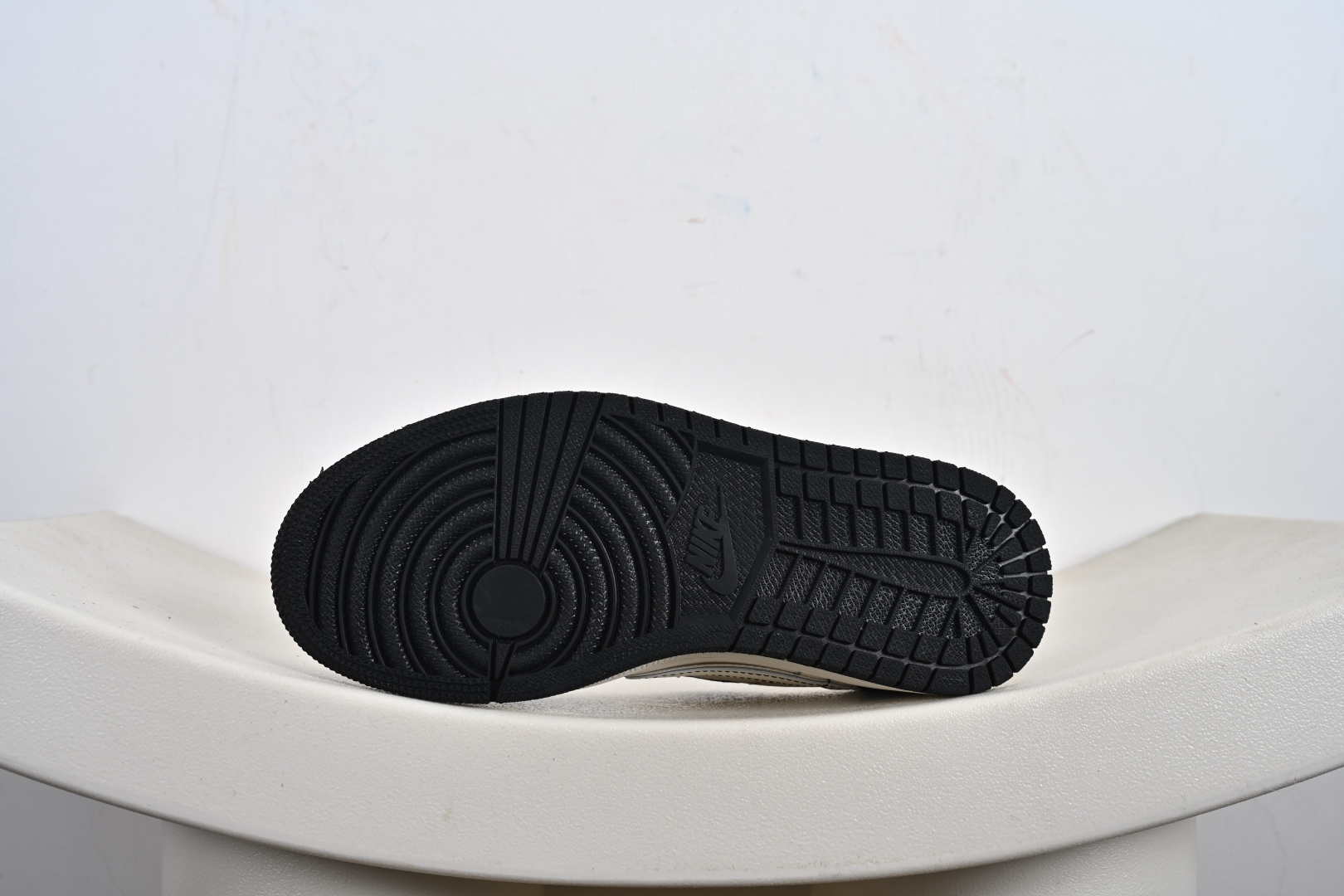 Nike Air Jordan 1 HI ZOOM AIR AJ1倒勾 乔一倒钩拉布布 ‘DIY’定制 耐克 低帮文化篮球鞋 LD2028-056