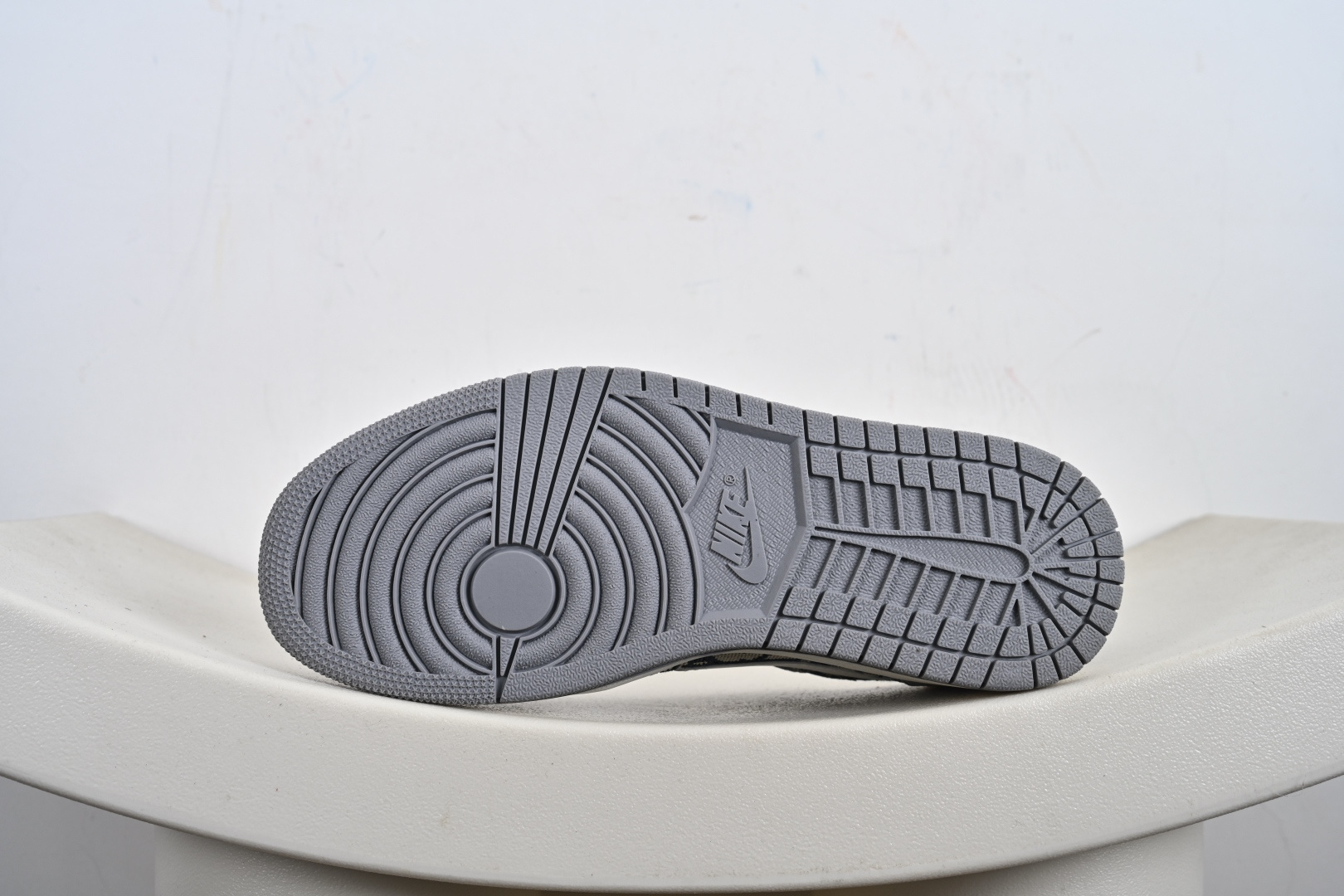 定制版Travis Scott x Fragment Design x Air Jordan 1 Low OG SP AJ1 乔1 迪联名 经典灰花纹 低帮文化休闲板鞋 DZ5899-004