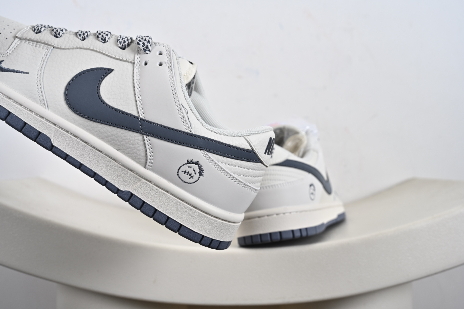 定制版NK SB Dunk Low 灰勾鬼脸 周年高端定制 低帮休闲板鞋 CS1688-120