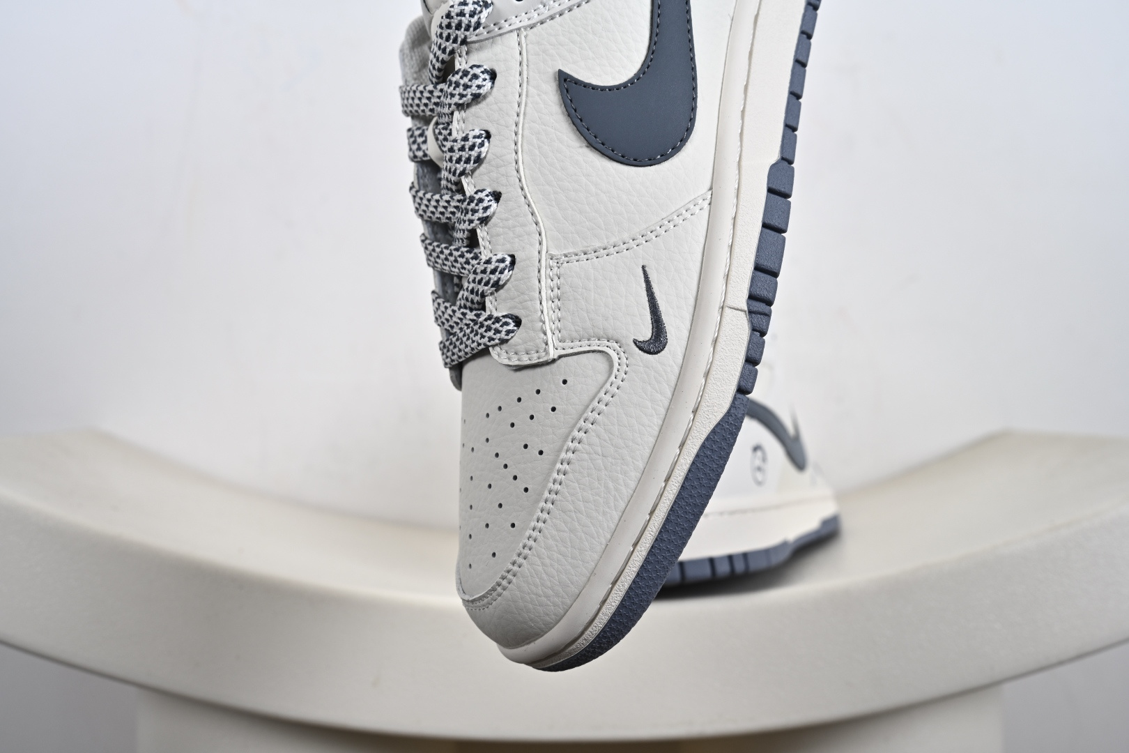 定制版NK SB Dunk Low 灰勾鬼脸 周年高端定制 低帮休闲板鞋 CS1688-120