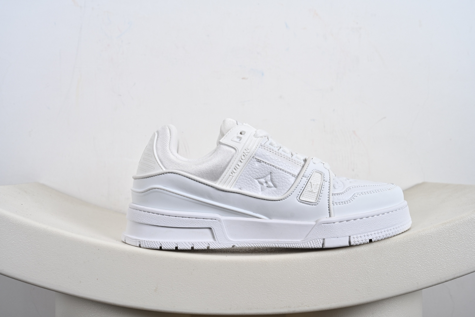 LV路易威登Louis Vuitton Trainer Low Sneaker 面包版系列低帮休闲运动文化百搭篮球板鞋