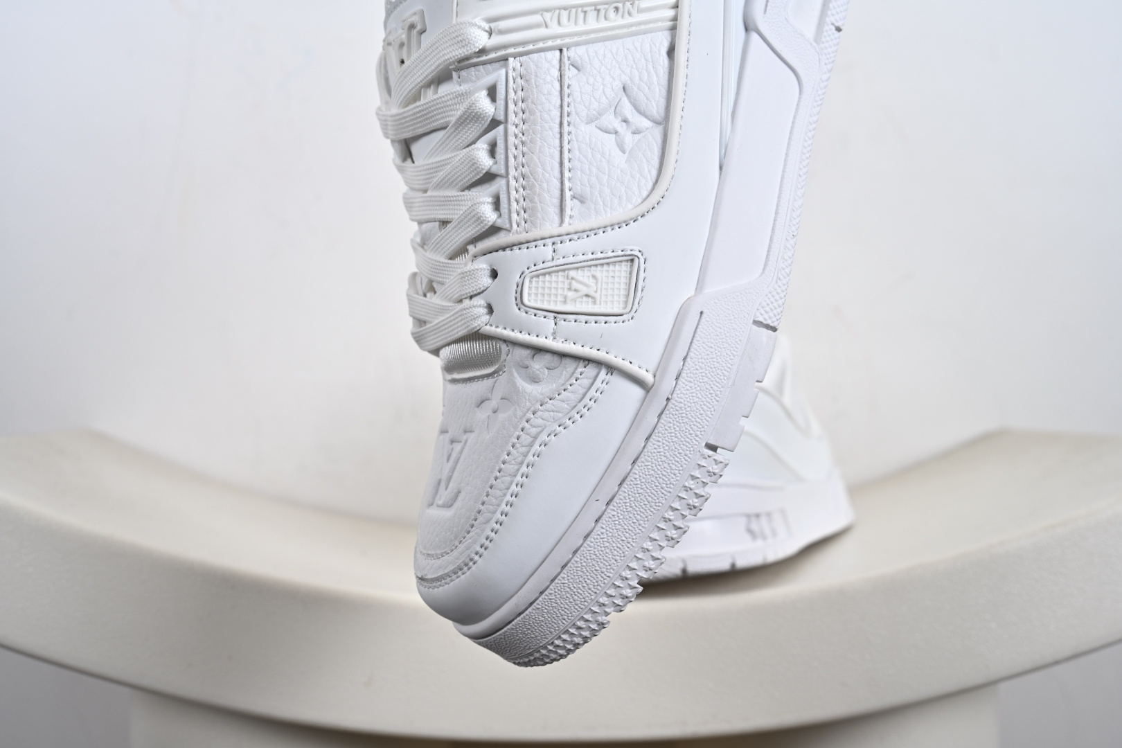 LV路易威登Louis Vuitton Trainer Low Sneaker 面包版系列低帮休闲运动文化百搭篮球板鞋