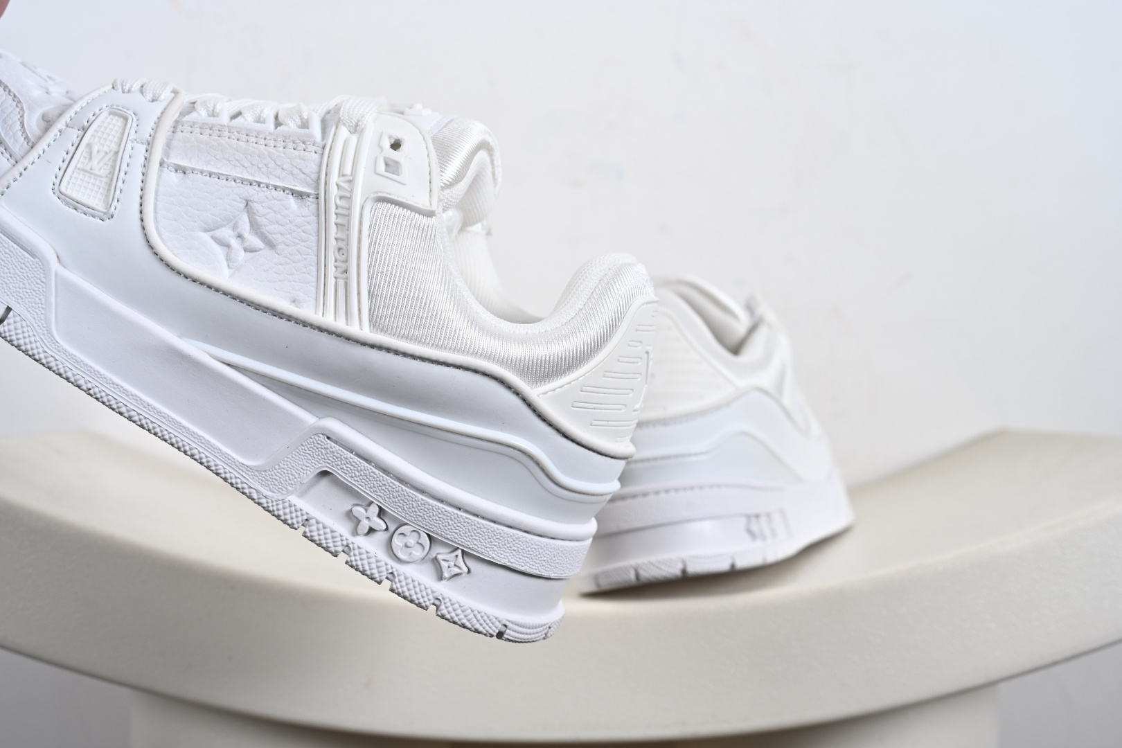 LV路易威登Louis Vuitton Trainer Low Sneaker 面包版系列低帮休闲运动文化百搭篮球板鞋