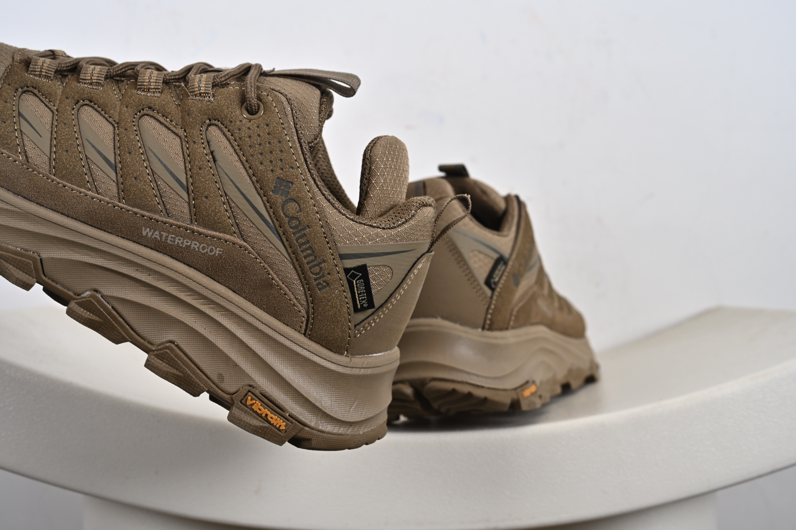 Columbia 哥伦亚比户外登山鞋休鞋闲户外越野徒鞋