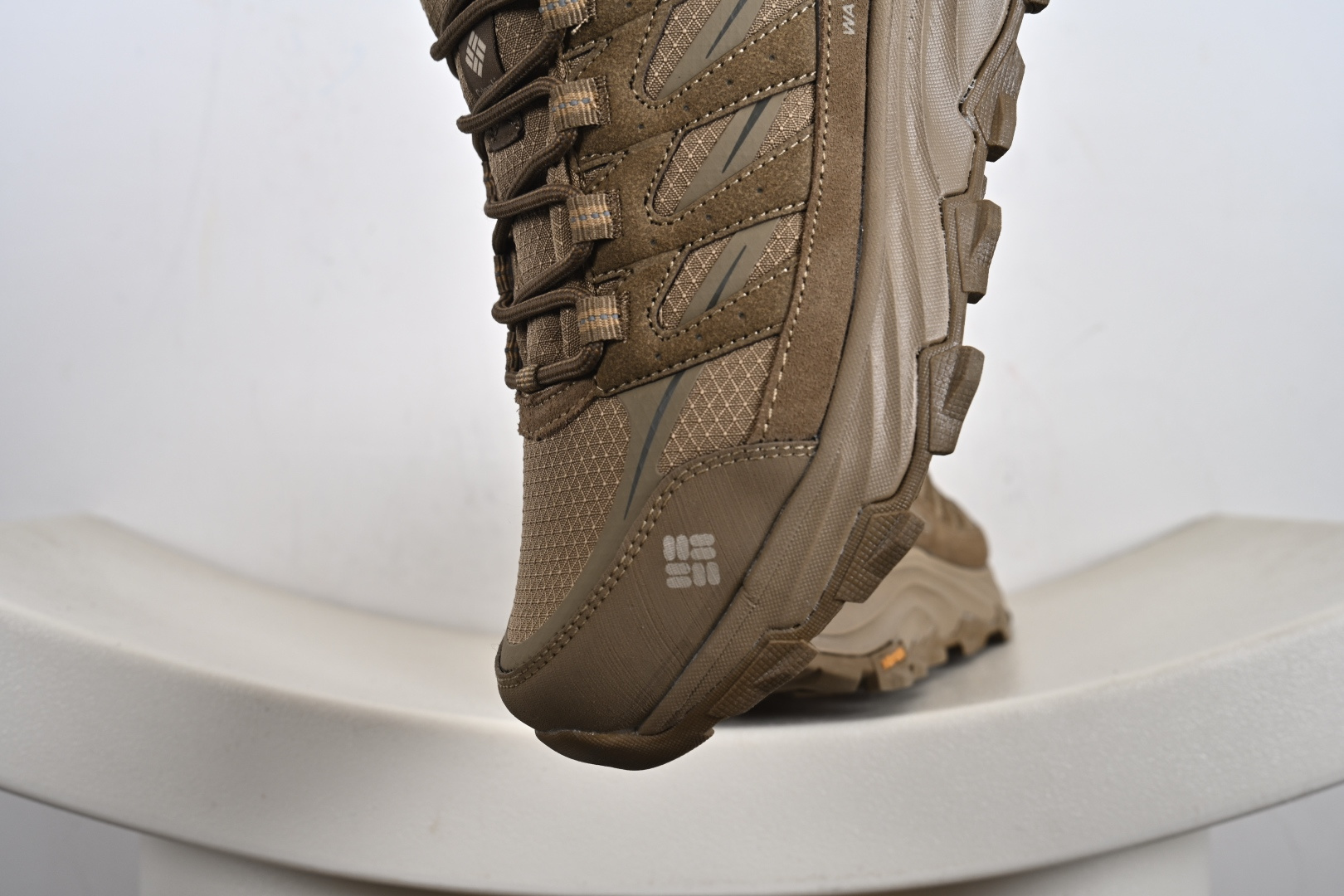 Columbia 哥伦亚比户外登山鞋休鞋闲户外越野徒鞋