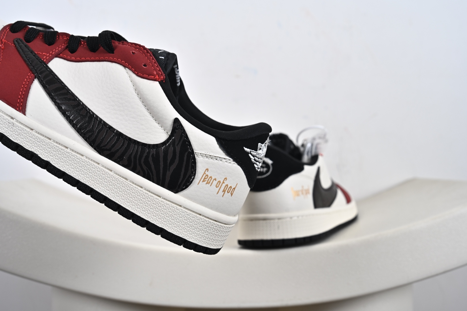 Travis Scott x Fragment Design x Air Jordan 1 Low OG SP AJ1 FOG联名 拼接酒红 低帮文化休闲板鞋 LD2025-012