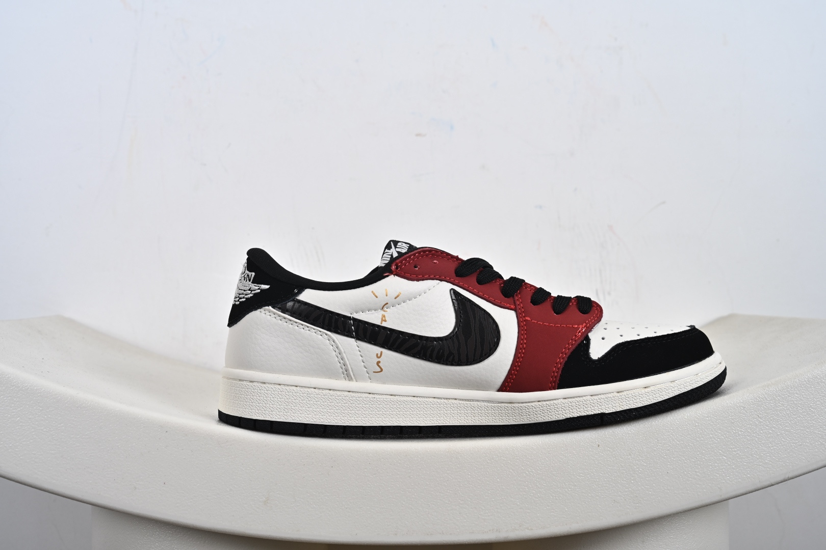 Travis Scott x Fragment Design x Air Jordan 1 Low OG SP AJ1 FOG联名 拼接酒红 低帮文化休闲板鞋 LD2025-012
