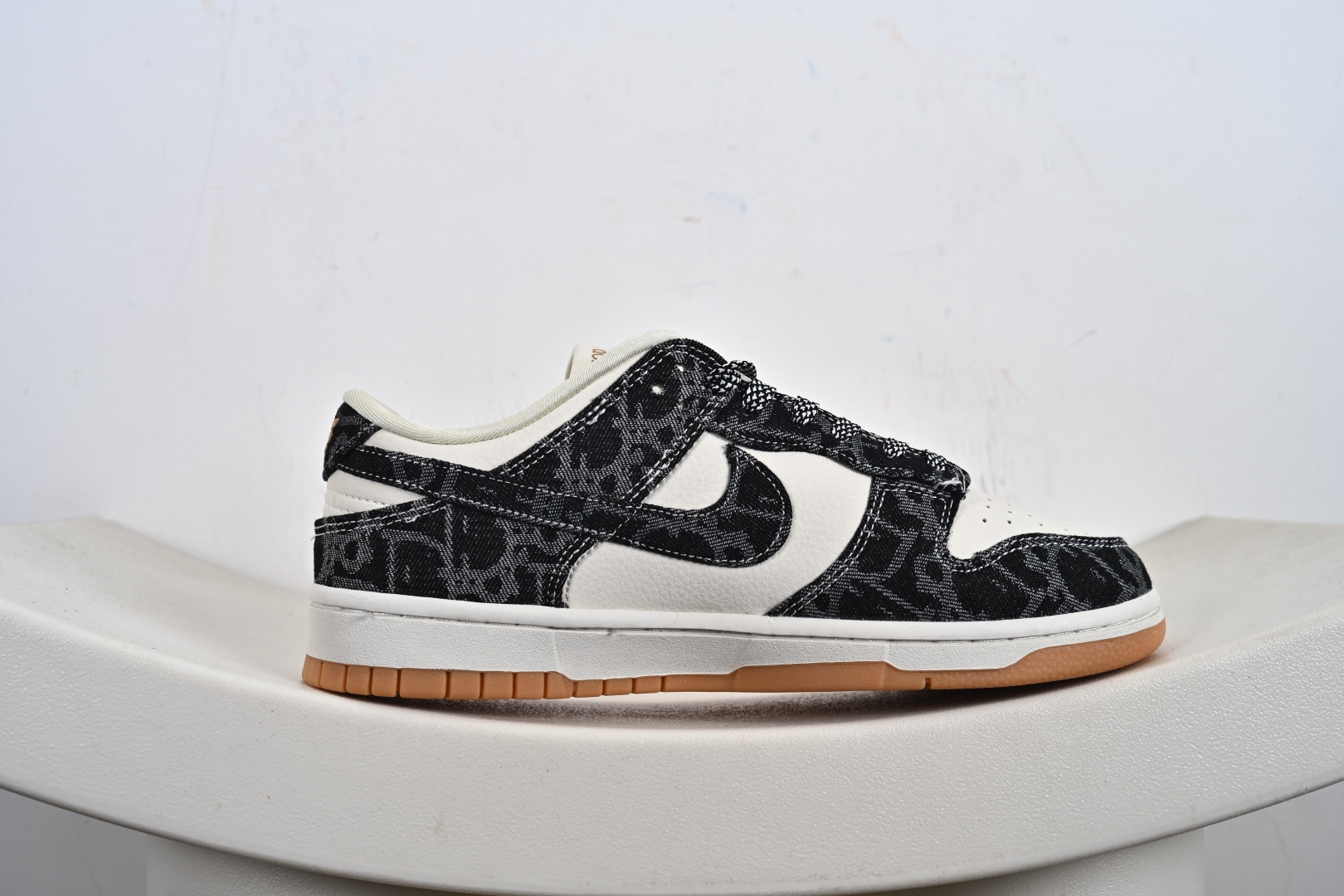 定制版Nike SB Dunk Low 迪奥联名 墨纹牛仔 高端定制 低帮休闲板鞋 SD6688-001
