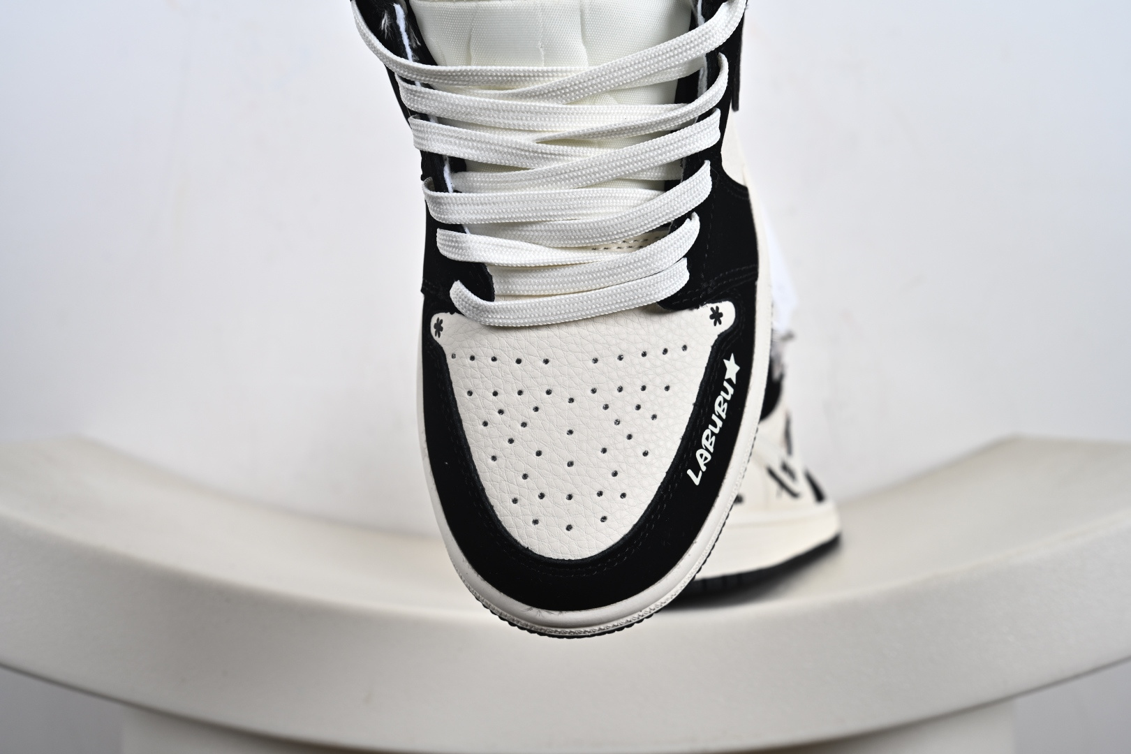 定制版NK AJ1 Low 黑白拉布布联名 低帮休闲板鞋 QG2025-006