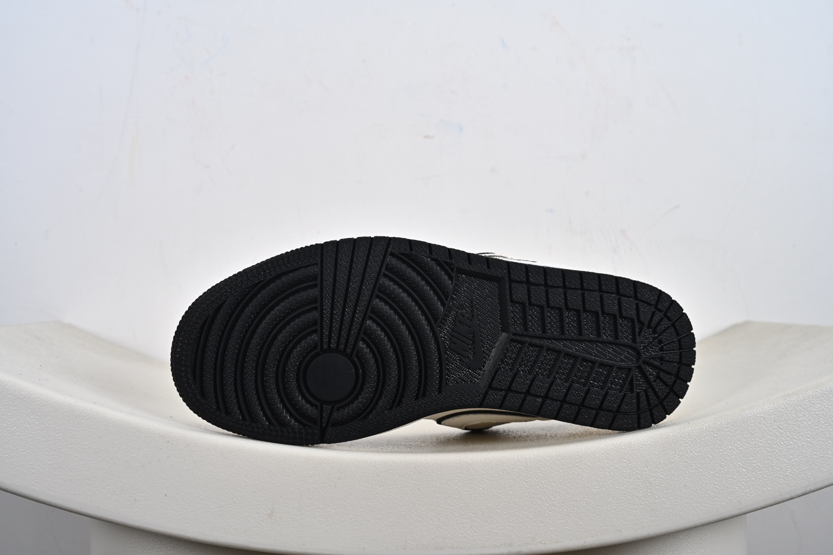 定制版NK AJ1 Low 黑白拉布布联名 低帮休闲板鞋 QG2025-006