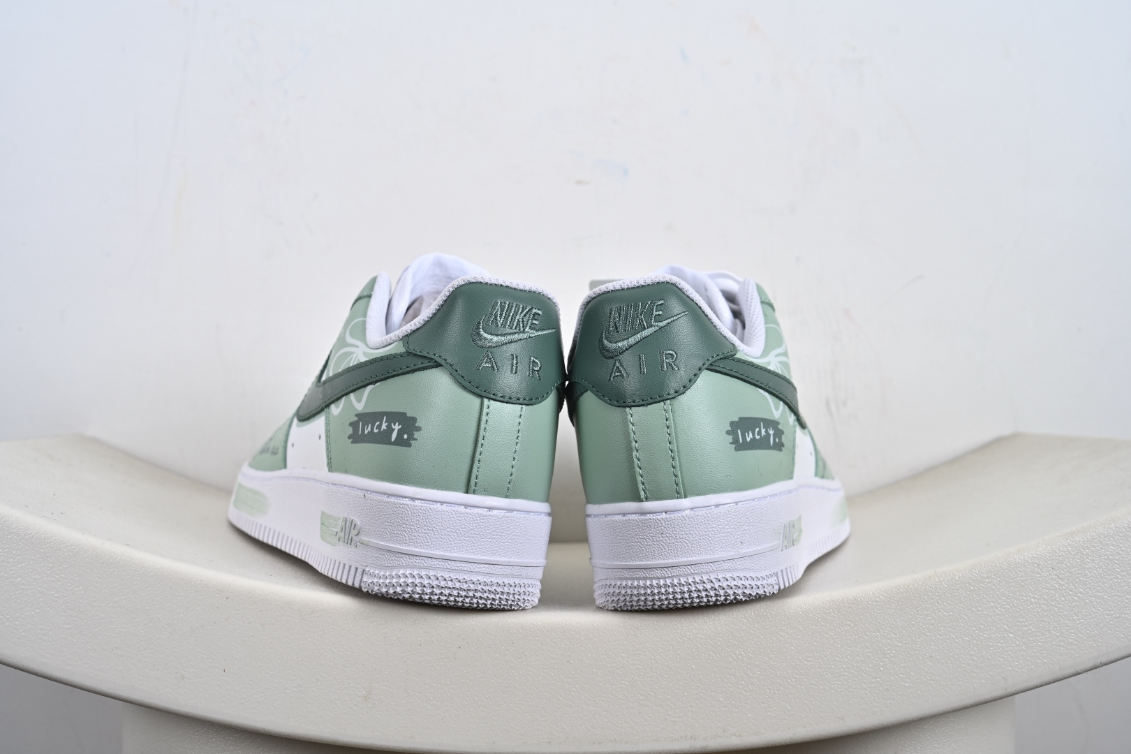 定制版Nike Air Force 1'07 Low 幸运草 绿白 空军一号低帮休闲板鞋 ZH0316-098