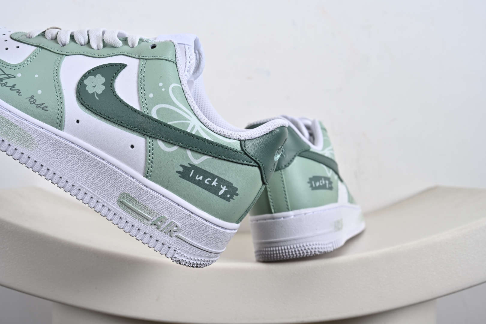 定制版Nike Air Force 1'07 Low 幸运草 绿白 空军一号低帮休闲板鞋 ZH0316-098