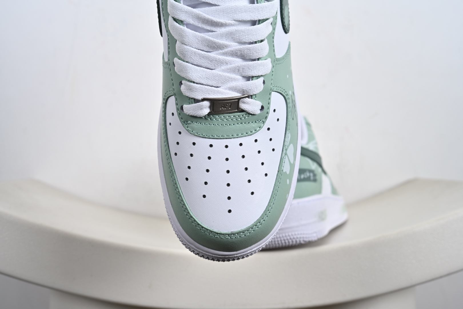 定制版Nike Air Force 1'07 Low 幸运草 绿白 空军一号低帮休闲板鞋 ZH0316-098