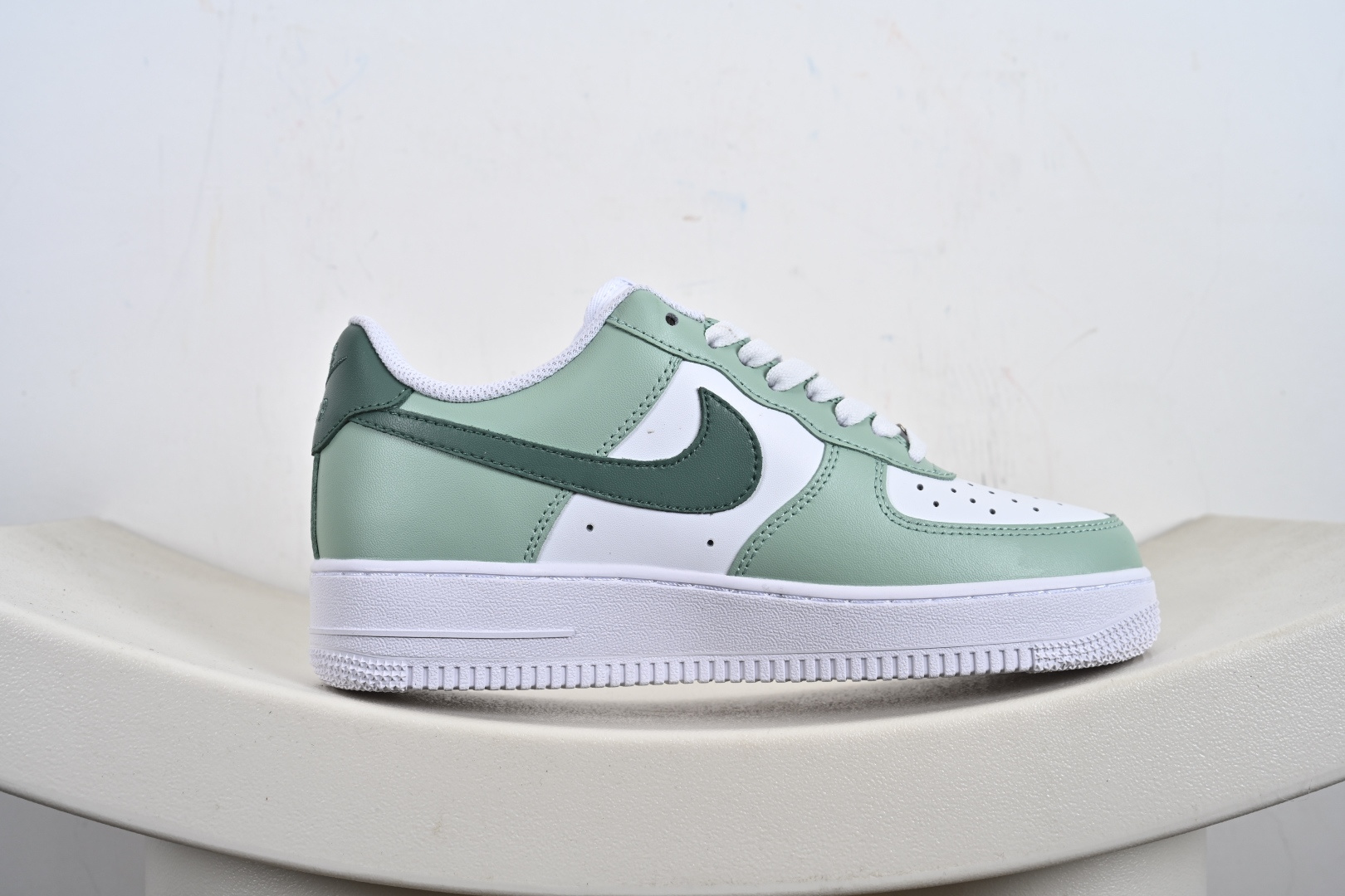 定制版Nike Air Force 1'07 Low 幸运草 绿白 空军一号低帮休闲板鞋 ZH0316-098