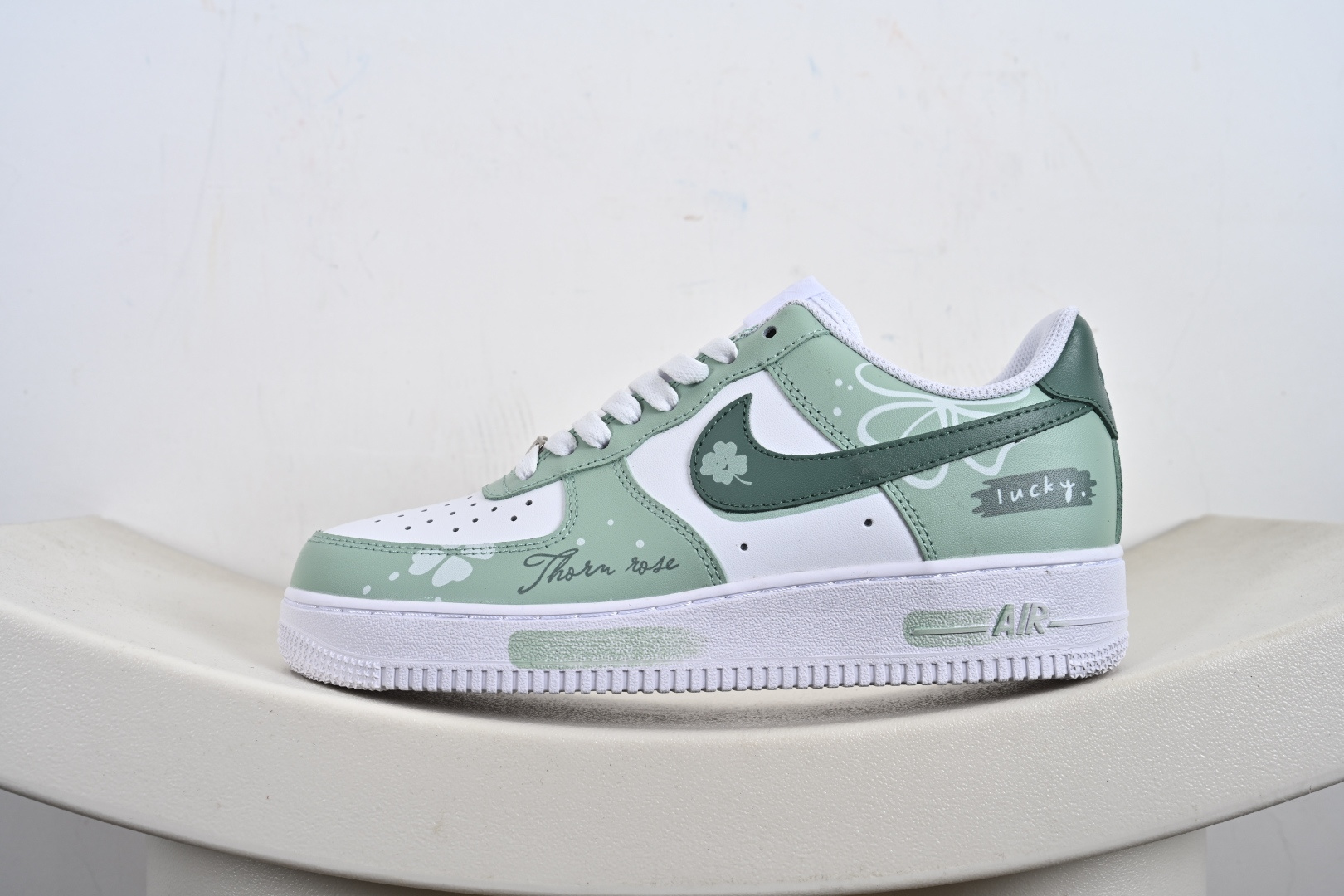 定制版Nike Air Force 1'07 Low 幸运草 绿白 空军一号低帮休闲板鞋 ZH0316-098