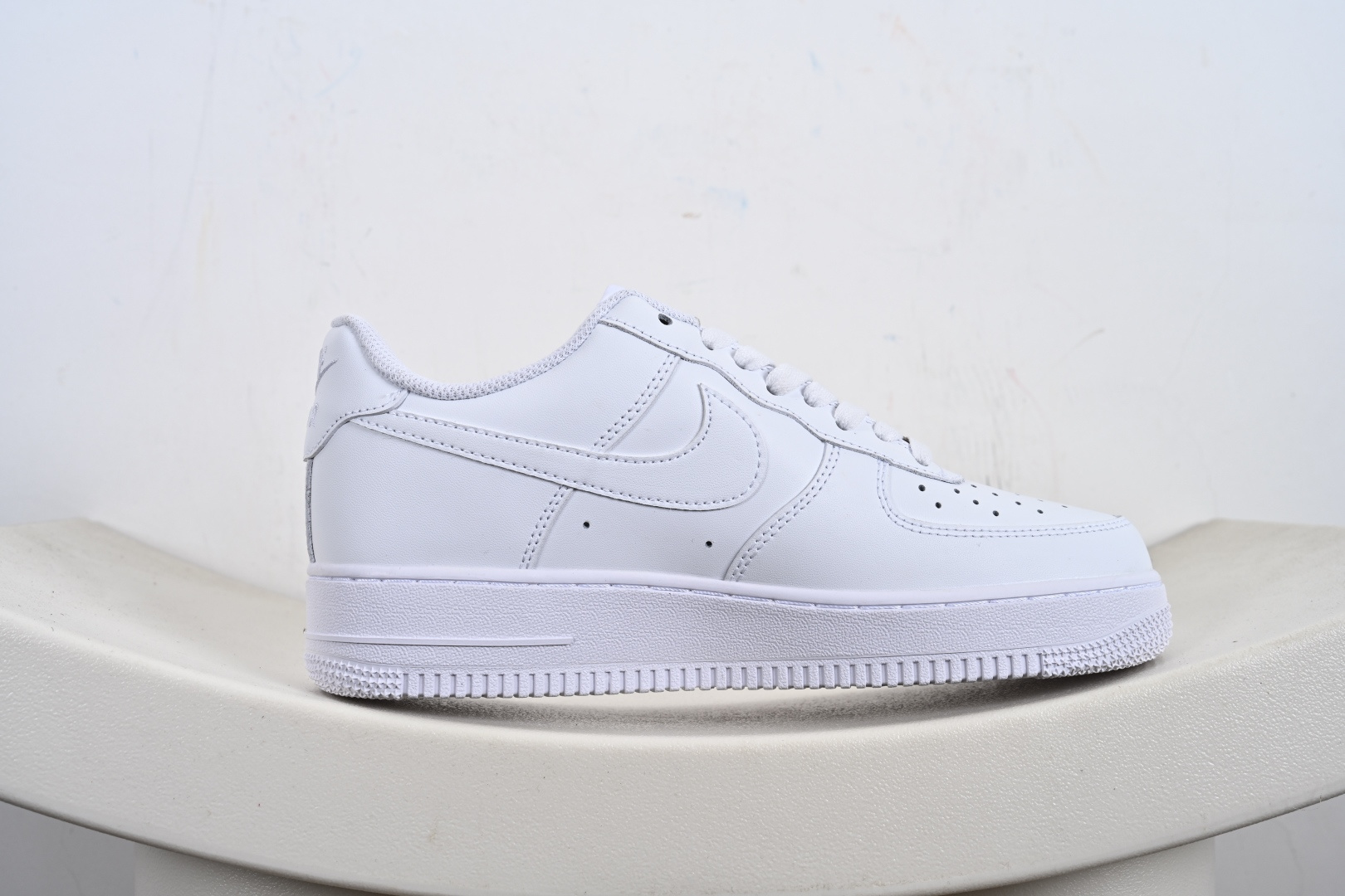 定制版二次元主题 Nike Air Force 1 Low’07 捣蛋鬼 空军一号低帮休闲板鞋 ZH0316-096