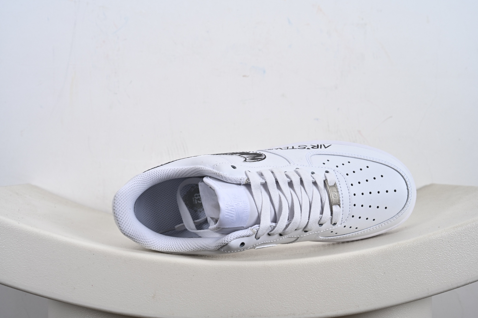 定制版二次元主题 Nike Air Force 1 Low’07 捣蛋鬼 空军一号低帮休闲板鞋 ZH0316-096